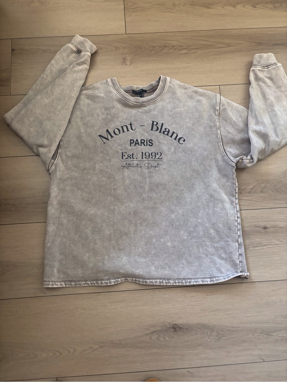Forever 21 Men's Crewneck Sweatshirt in Light Taupe Wash